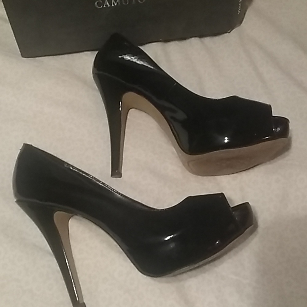 Heels - Picture 2 of 8